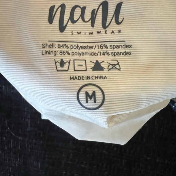 Nani one piece swim suit size M - Picture 2 of 2